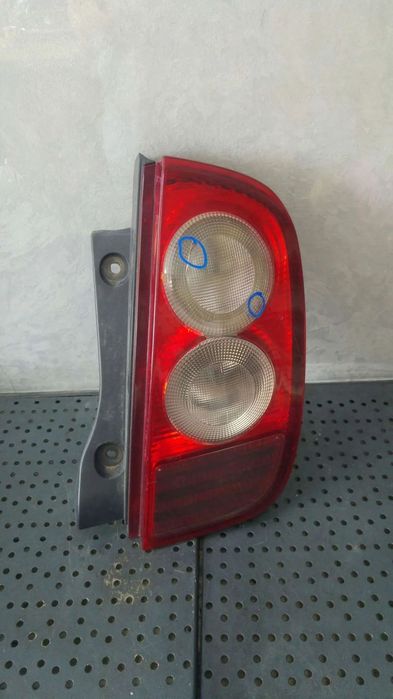 Stop tripla lampa dreapta nissan micra 3 k12
