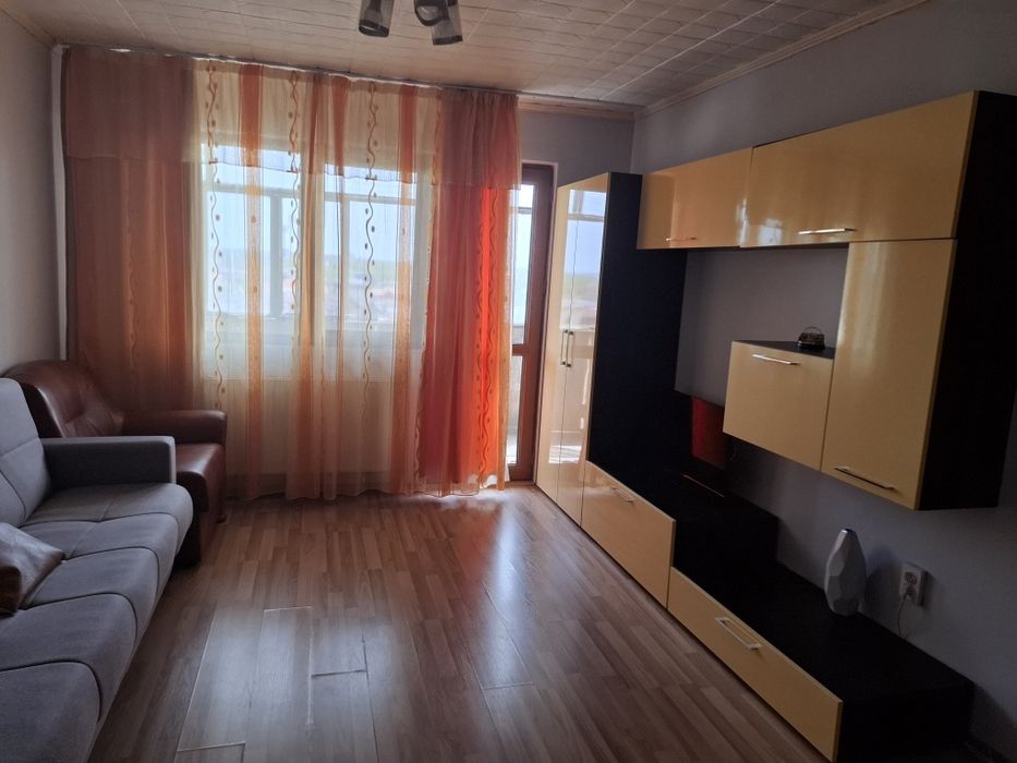 Inchiriez apartament