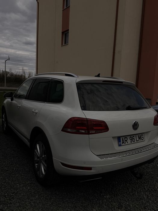 VOLKSWAGEN Touareg 2012 — imagine 3