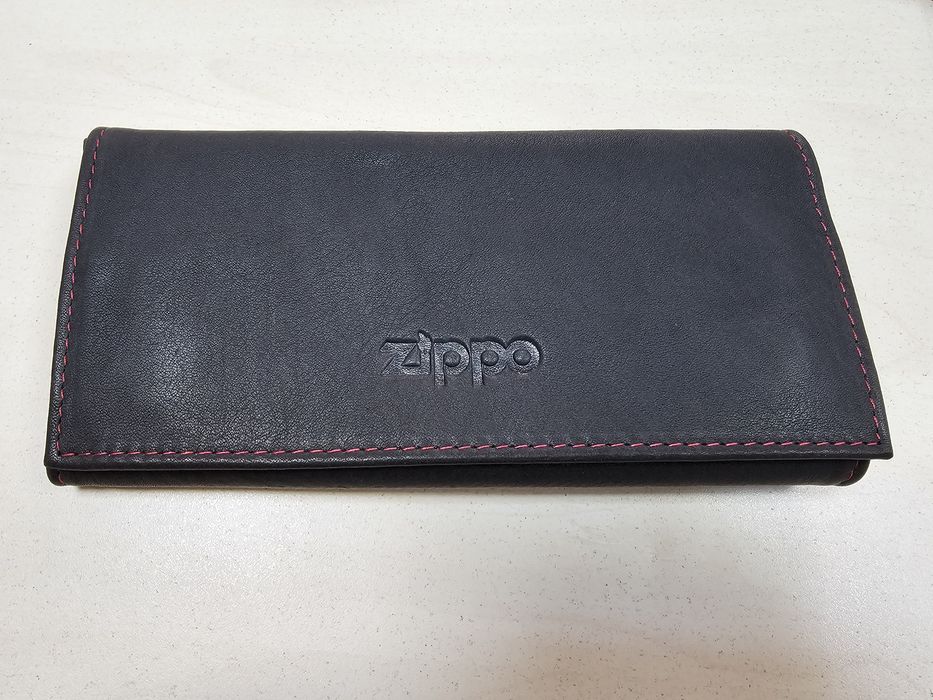 Adidași zippo noi în cutie