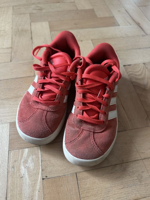 Incaltaminte adidas