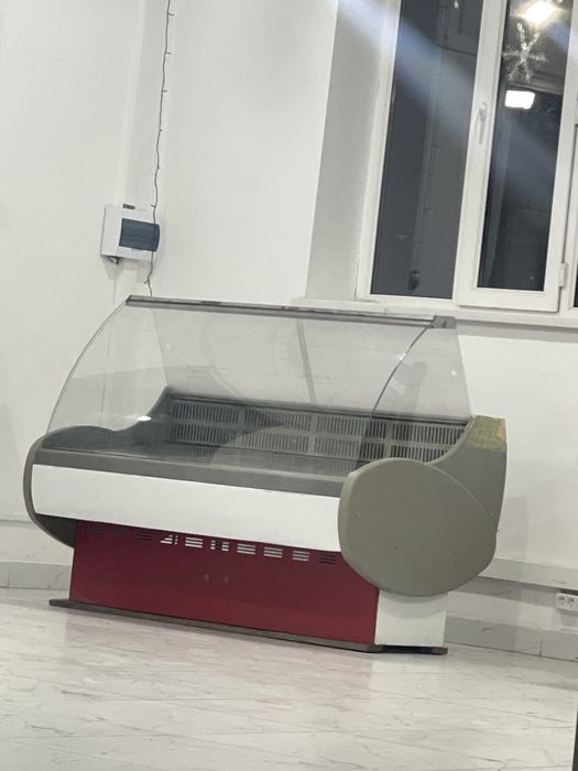 Холодильные витрины