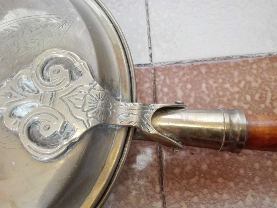 Медна сигнална тръба  и месингов мангал .