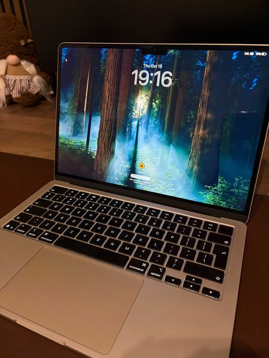Apple MacBook Air M4, 13", 16GB RAM, 256GB SSD, Garanție, 25 Cicluri