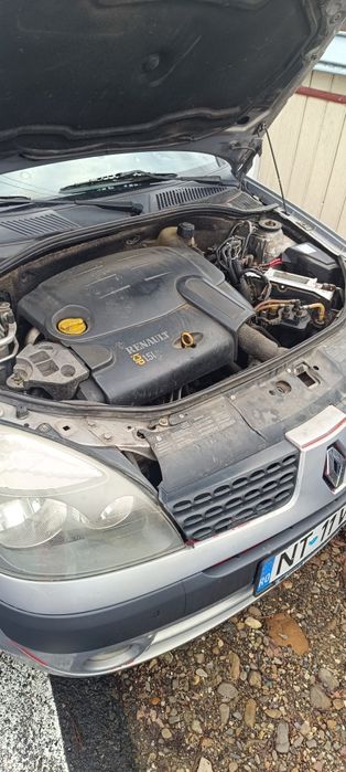 Vînd Renault simbol