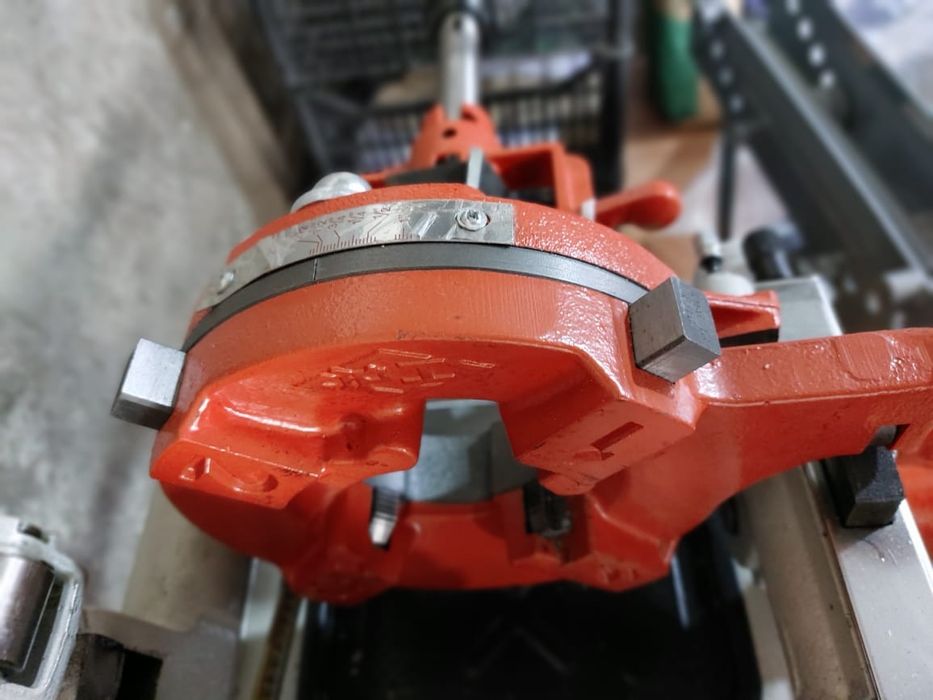 Резьбонарезной станок для труб диаметром до 65 мм