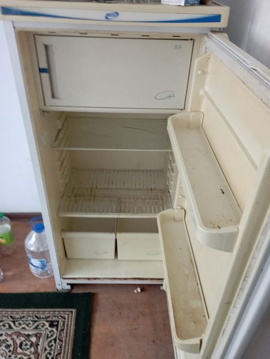 Холодильник сатылады