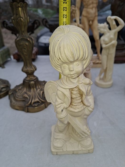 Статуетки внос от Франция