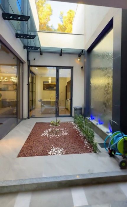 Srochno Olmazor 2 ta yonma yon kattej sotiladi