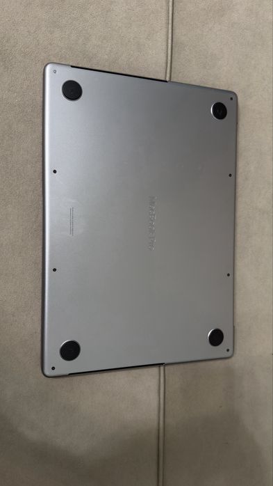 MacBook Pro M3, Внешнее состояние отличное