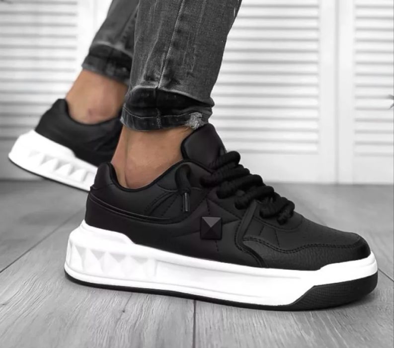 Adidasi VLTN. Gatavani calitate superioara!