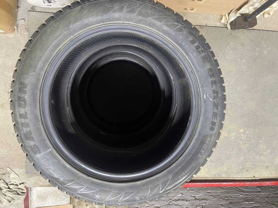 Зимние шины 235/55R18