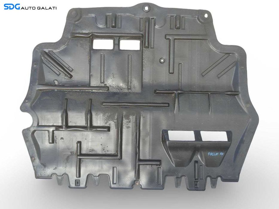 Scut Plastic Protectie Motor Volkswagen Passat CC 2008 - 2015 Cod 3C0825237E [LN0244]