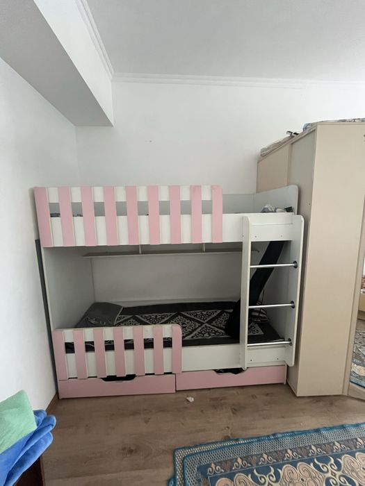 Кровать двухяростный