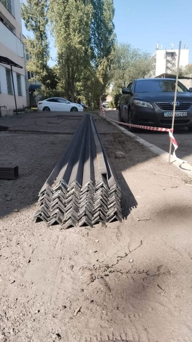 Труба профильная  угольник.