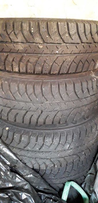 Зимни гуми с джанти - 4бр  175/70 R13