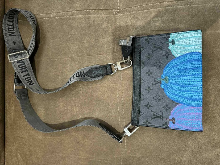 Чантичка Louis Vuitton