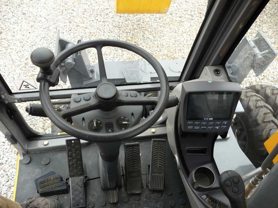 XCMG XE150WD —  колесный экскаватор массой 14 тонн,