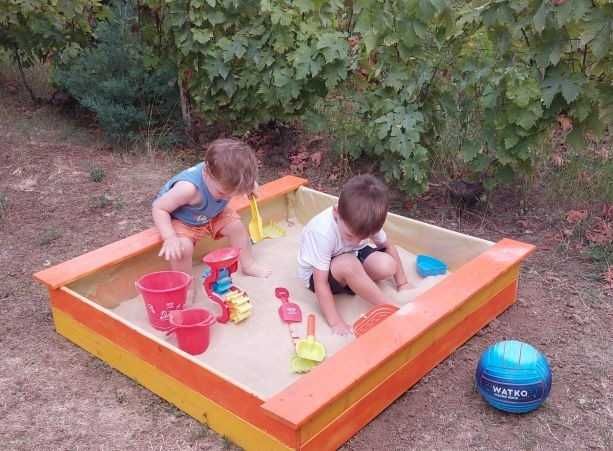 Lada de nisip pt copii