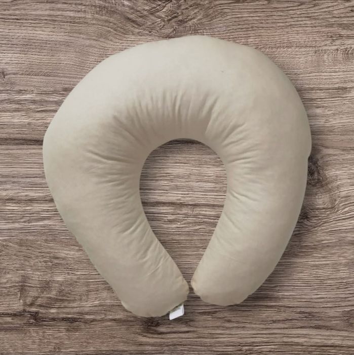 Възглавницата за кърмене тип подкова