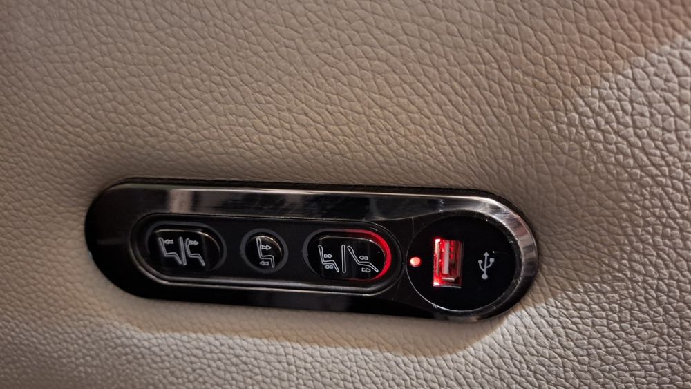 Продавам тристаен апартамент в Овча купел 2