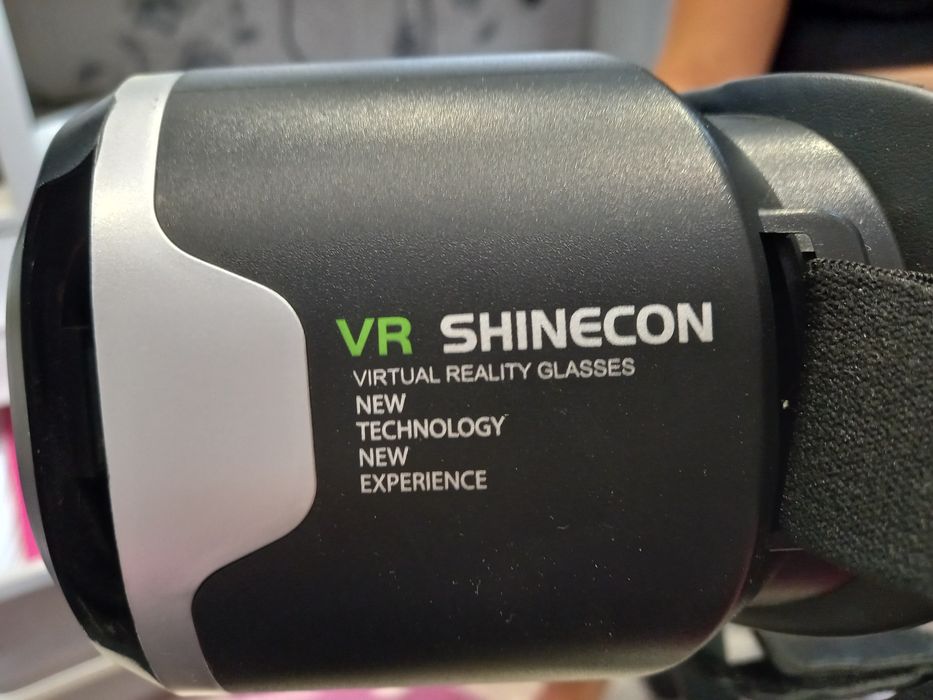 Слушалки и VR очила