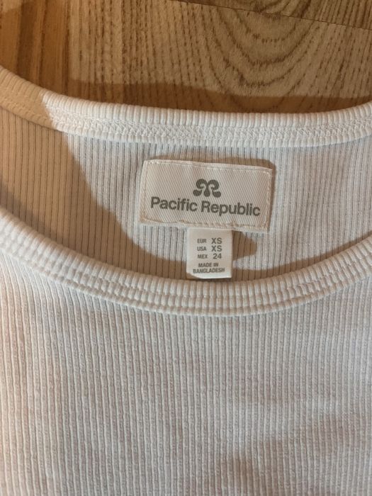 Top / Tricou Pull&Bear (Pacific Republic) alb mărimea XS