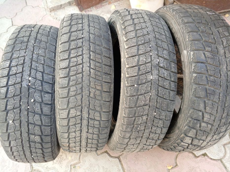 Резина зимняя 185.85 R15