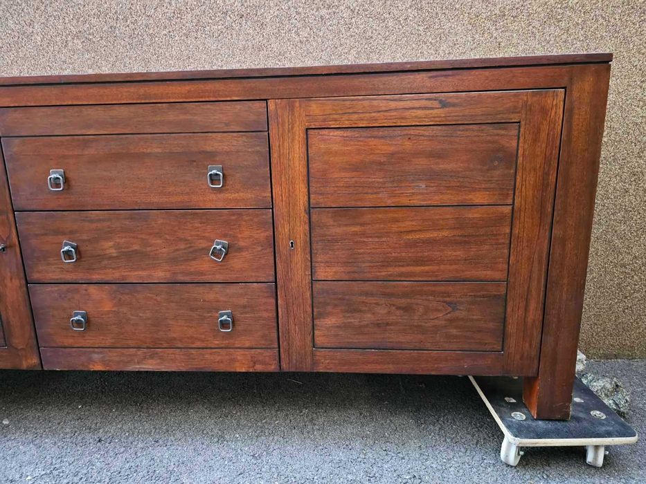 Контрабюфет изработен изцяло от масив