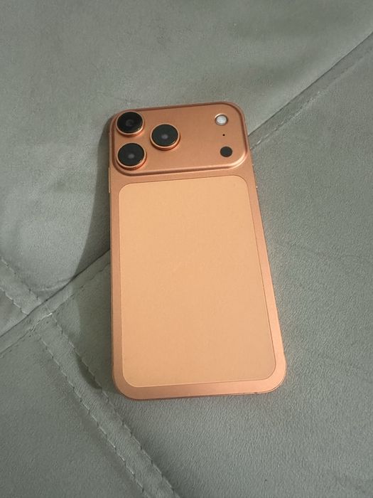 Продам iphone XR переобут под 17