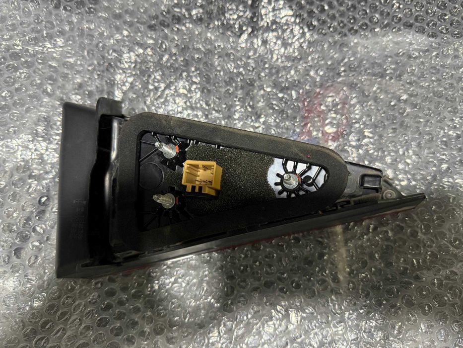 Правый фонарь (стоп-сигнал) крышки багажника Skoda Kodiaq