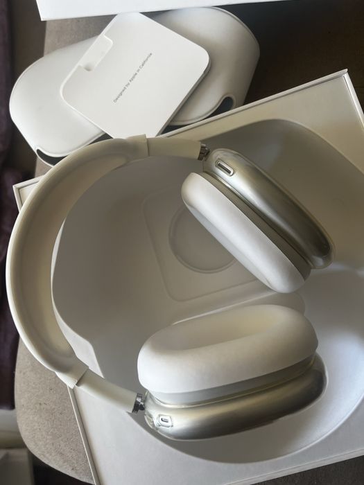 Airpods max Lightning silver