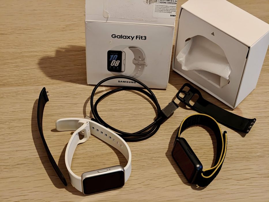 Galaxy Fit 3 (două ceasuri - utilizate)