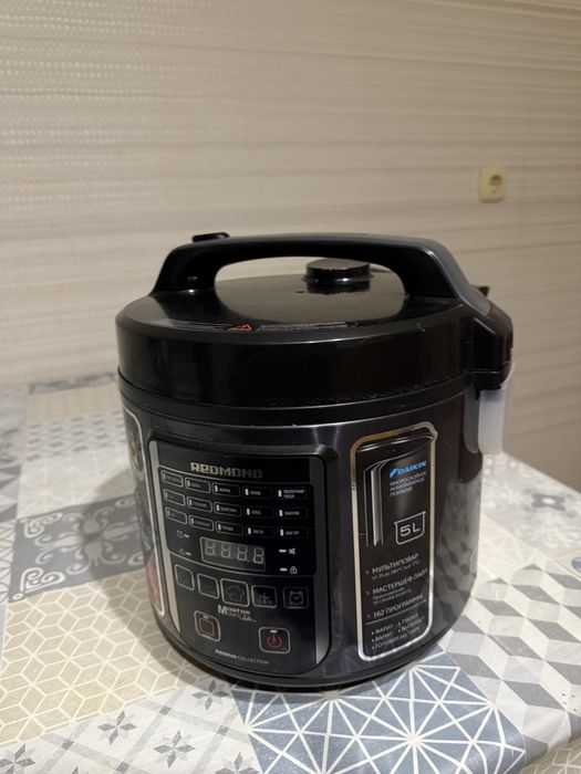 Мультиварка Redmond RMC-M52