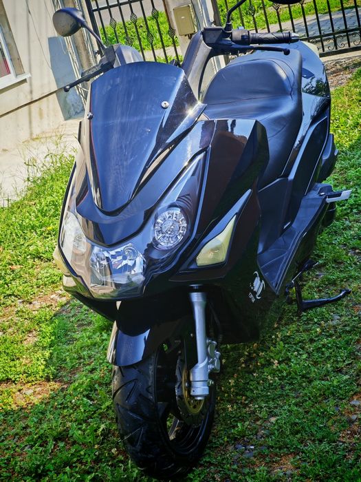 Scuter 125 Daelim S3 cat B Maxi Scuter