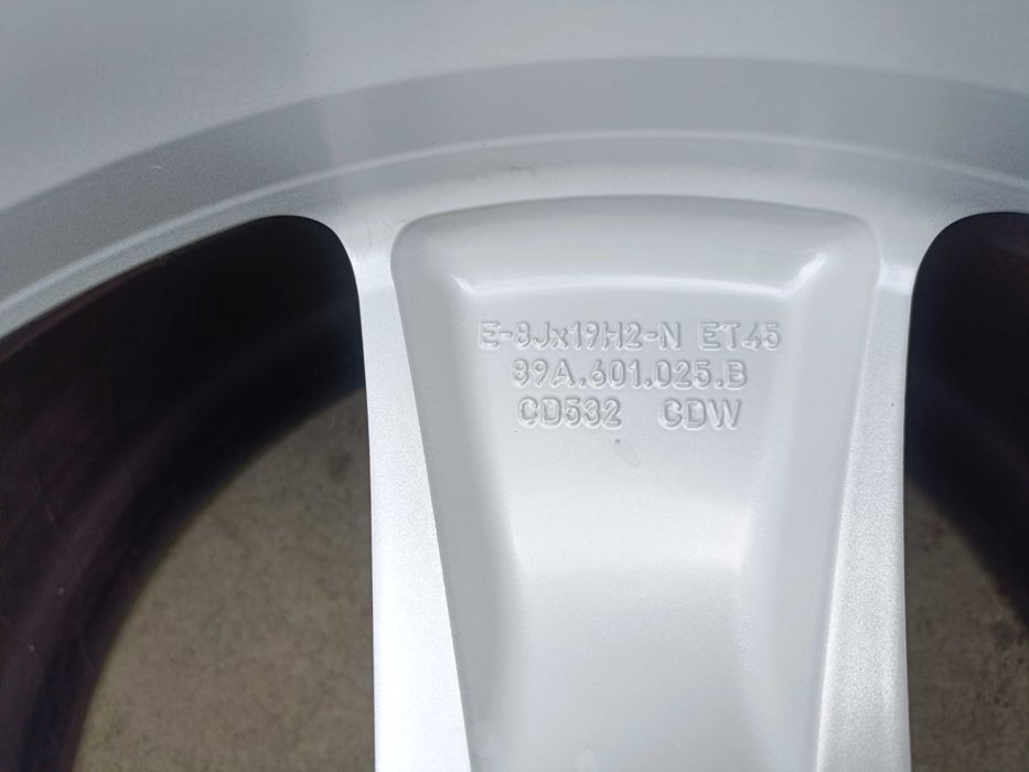 Jante 19 originale VW B8 , Tiguan 8j x 19 et 45