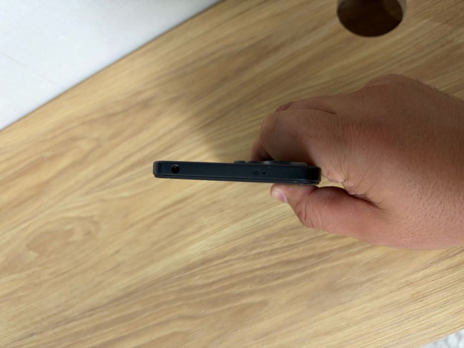 Продам смартфон Redmi note 12