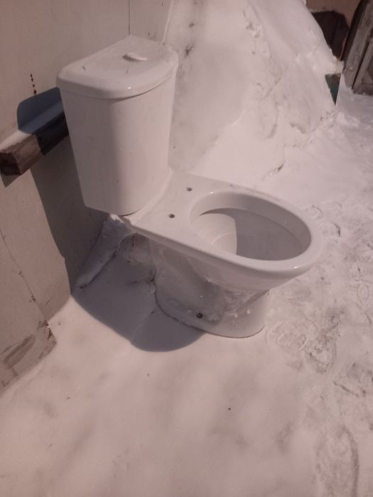 Срочно продам унитаз в отличном состоянии