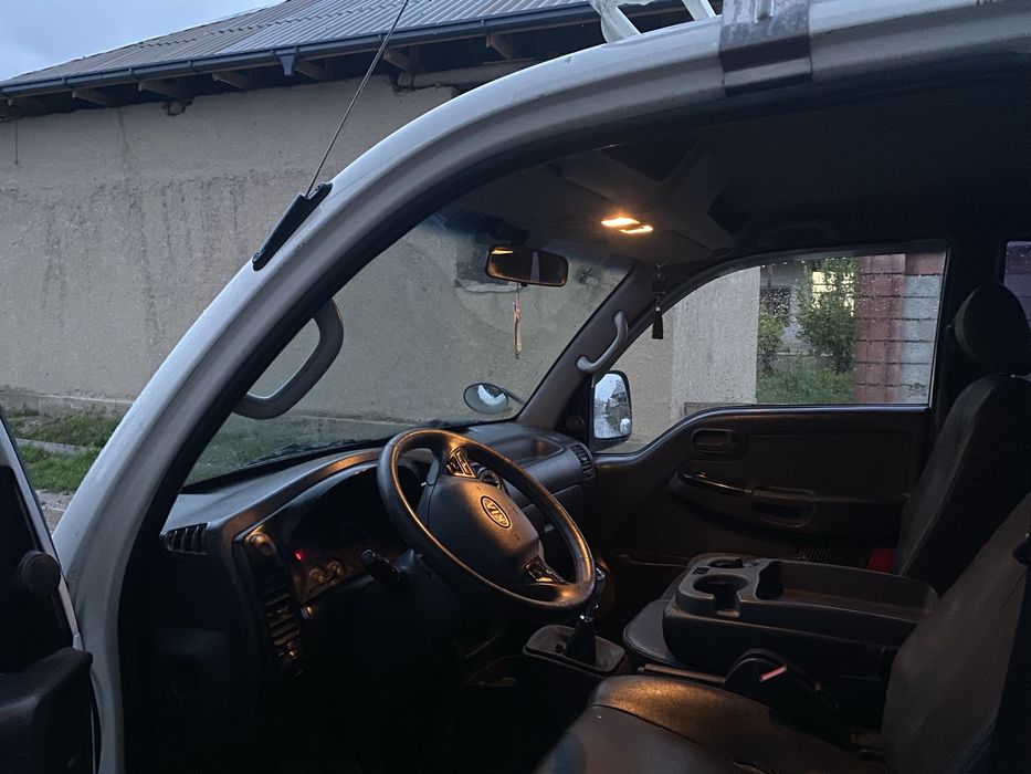 Kia bongo 3 sotiladi