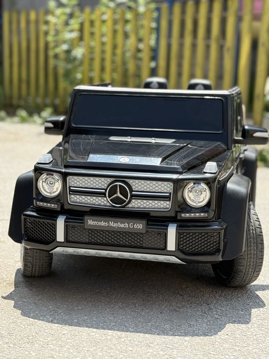 Акумулаторен джип MERCEDES MAYBACH G650 ЧЕРЕН