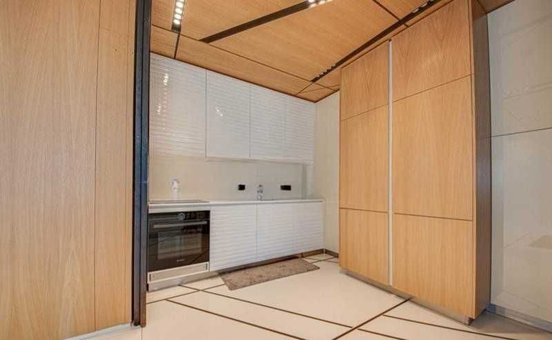 Продава се Тристаен апартамент в София, Изток - 94 кв.м за 787 €/кв.м - Снимка #1