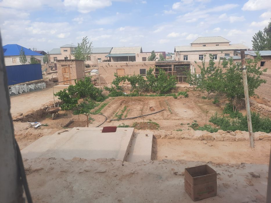 Уй жай сатылады.