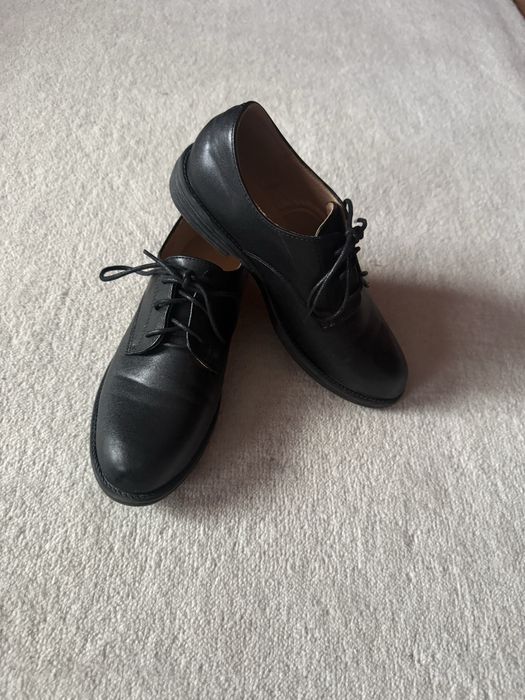 Pantofi negri marimea 38 pentru baieti