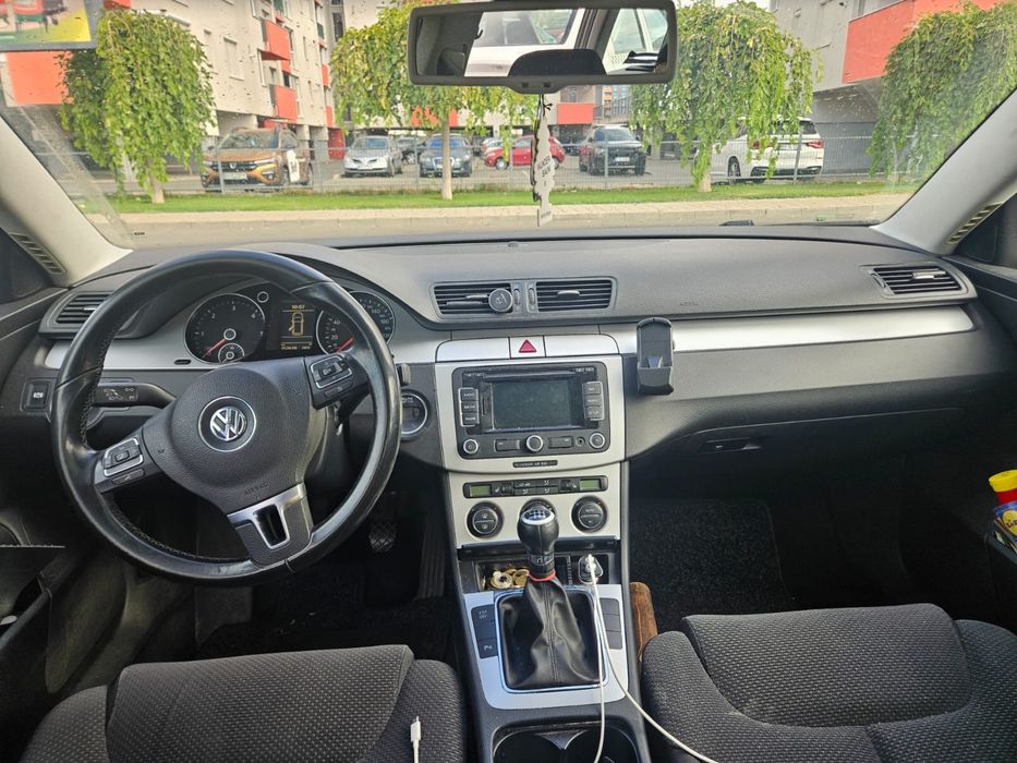 VOLKSWAGEN Passat 0 — imagine 4