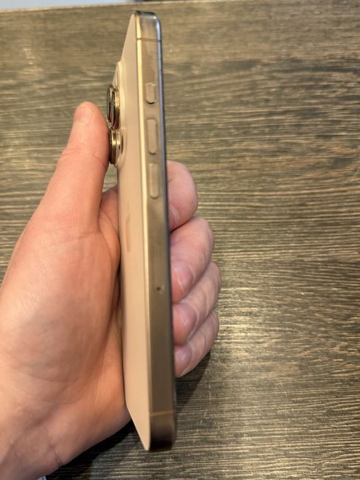 Продается Айфон 16 про 256 память