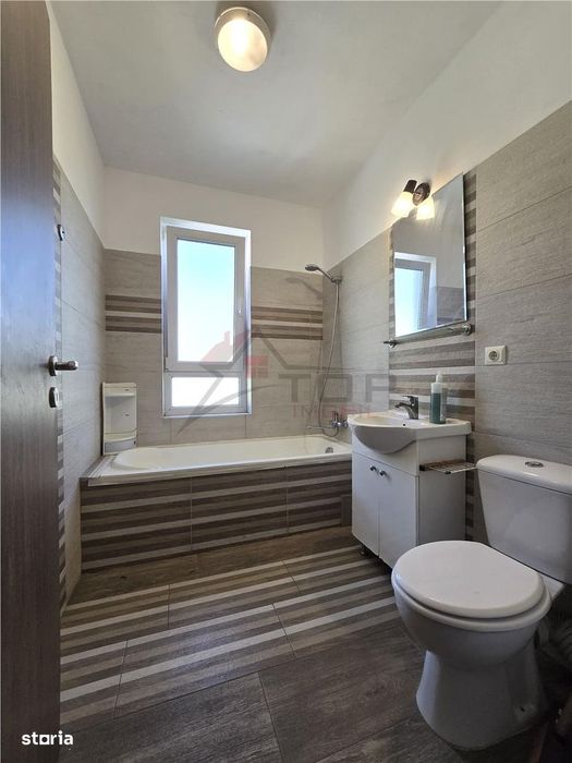 Apartament 3 camere decomandat+ parcare- Rediu