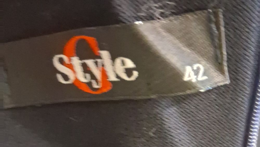 Продавам пола с корсет