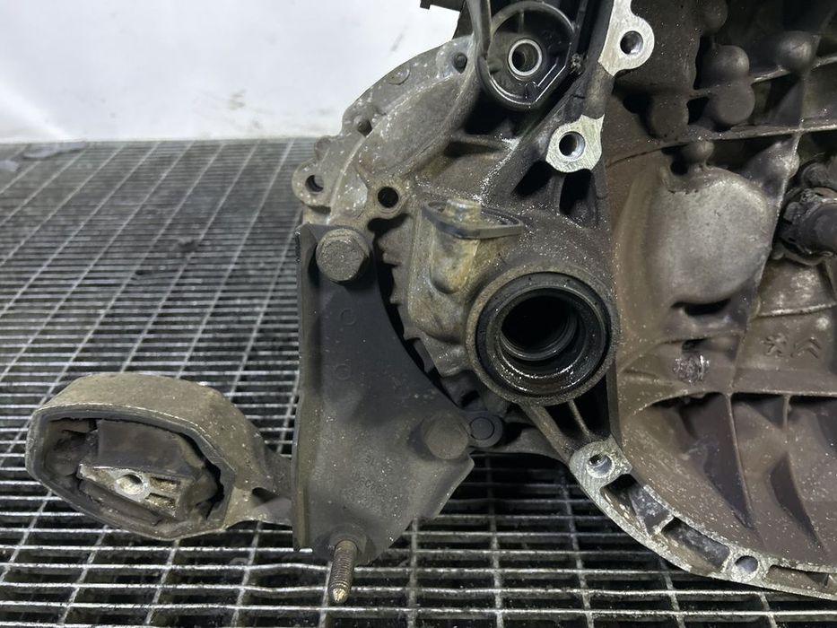 Cutie de viteze Citroen C4 Cactus 1.2 Benzina PureTech 2014 - 2017 82CP Manuala 5 Trepte ...