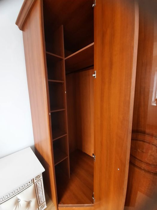 Срочно продам 2 шкафа вместе