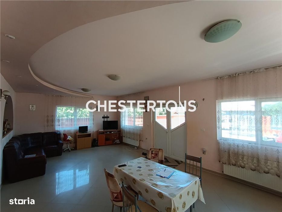 Casa deosebita cu etaj si mansarda plus anexa de 44mp si curte de pest